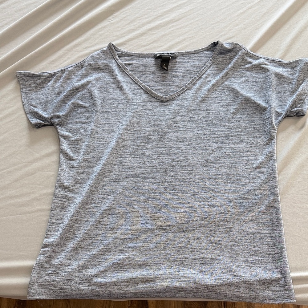 INC International Concepts Light Heather Gray V-Neck Short Sleeve Tee